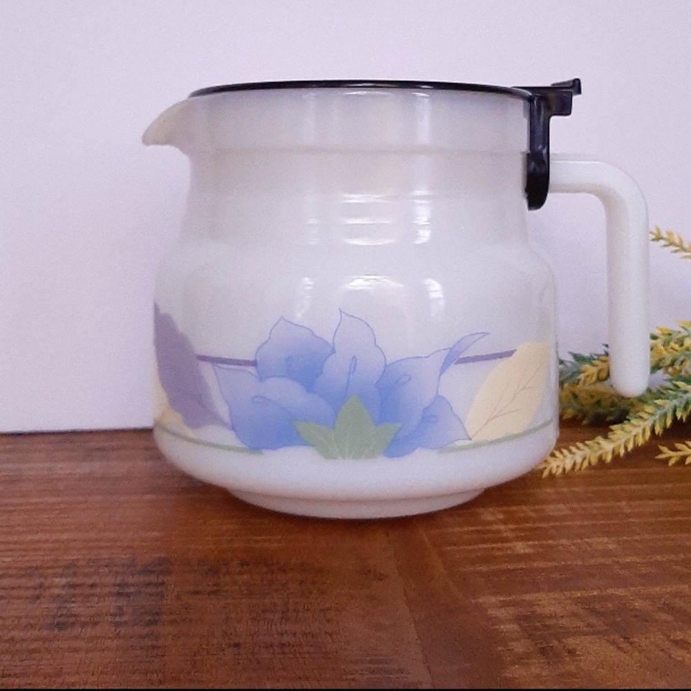 COPY - VTG Acropal ROMANTIQUE Coffee Pot Milk Glass Collectable Arcorac 70/80s …